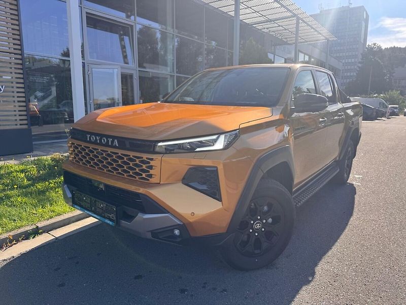 Toyota Hilux 2.8 Invincible - fotka 4 z 13