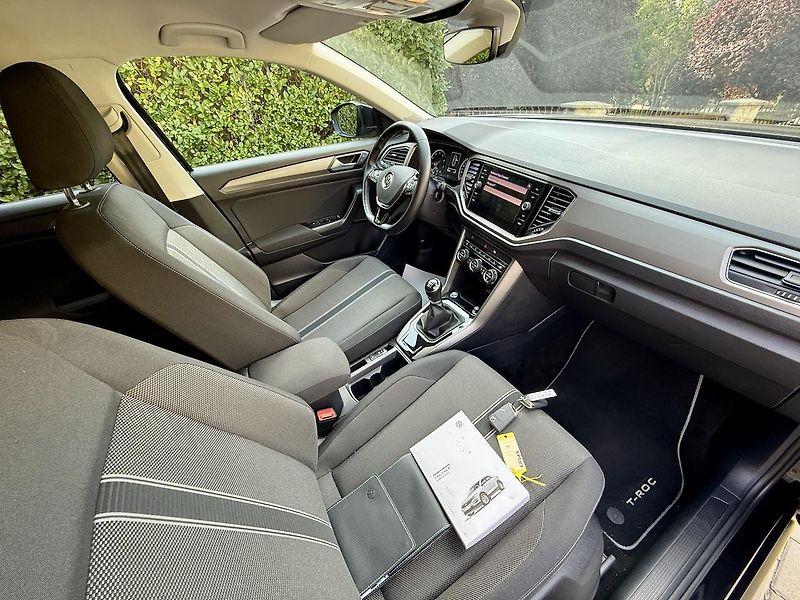Volkswagen T-Roc (2022) 1,5TSi 110kW Maraton TAŽNÉ ČR - fotka 4 z 18