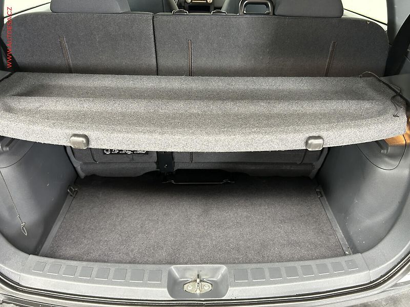 Mitsubishi Colt (2006) 1.3i, ČR, AC - fotka 7 z 14