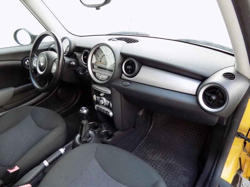 Mini Cooper (2007) 1.6i/Klimatizace/ - fotka 14 z 29