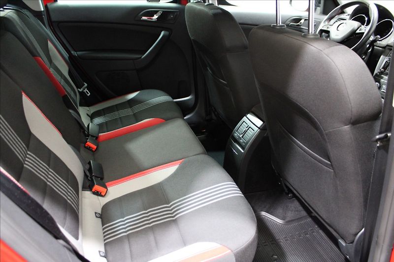Škoda Yeti 2,0 TDI Monte Carlo rezervován - fotka 12 z 31