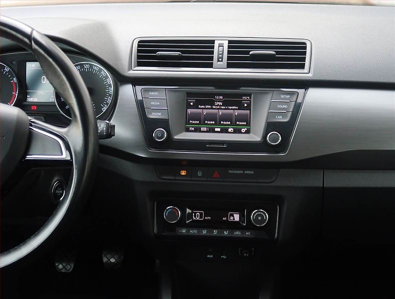 Škoda Fabia (2018) Ambition Plus 1.0 TSI - fotka 12 z 21