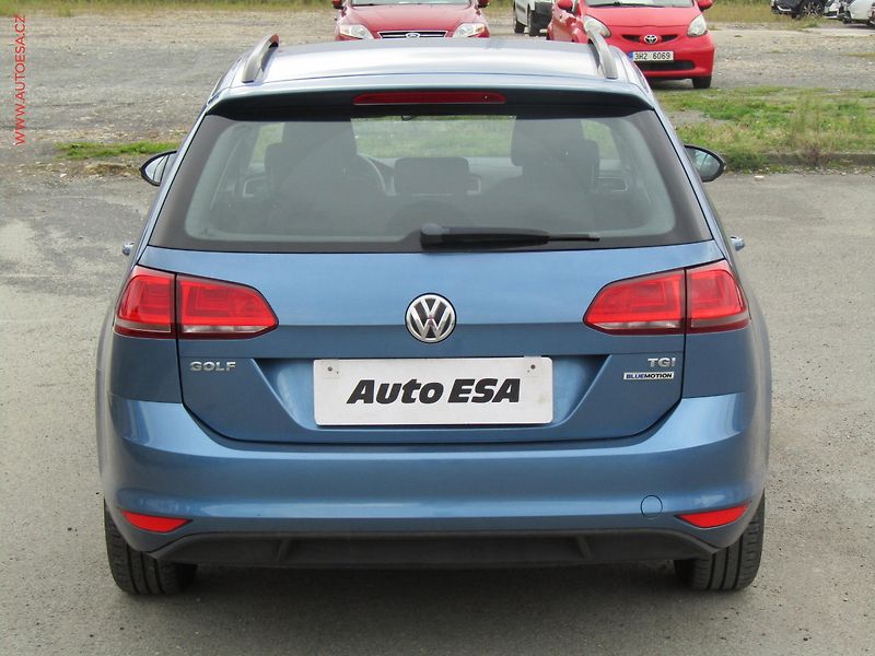 Volkswagen Golf (2015) 1.4 TGi, ČR, Trendline - fotka 5 z 17