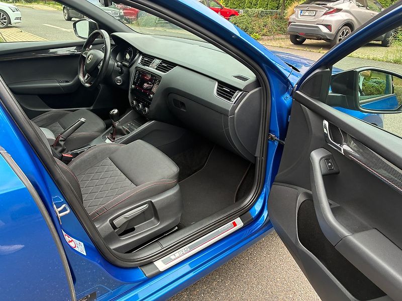 Škoda Octavia 2.0 TDI 135 kW RS ČR - fotka 20 z 30