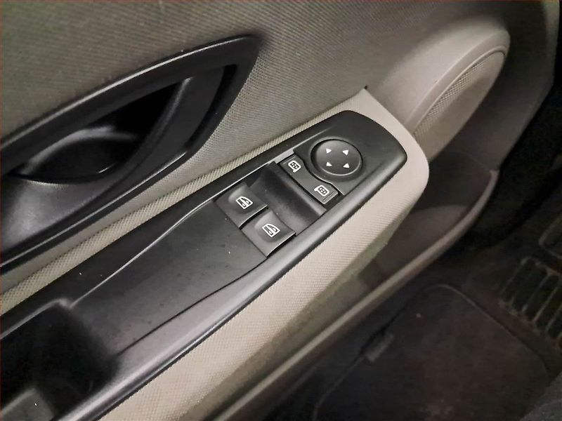 Renault Mégane (2009) 1.6 16V, ČR,1.maj, po STK - fotka 15 z 15