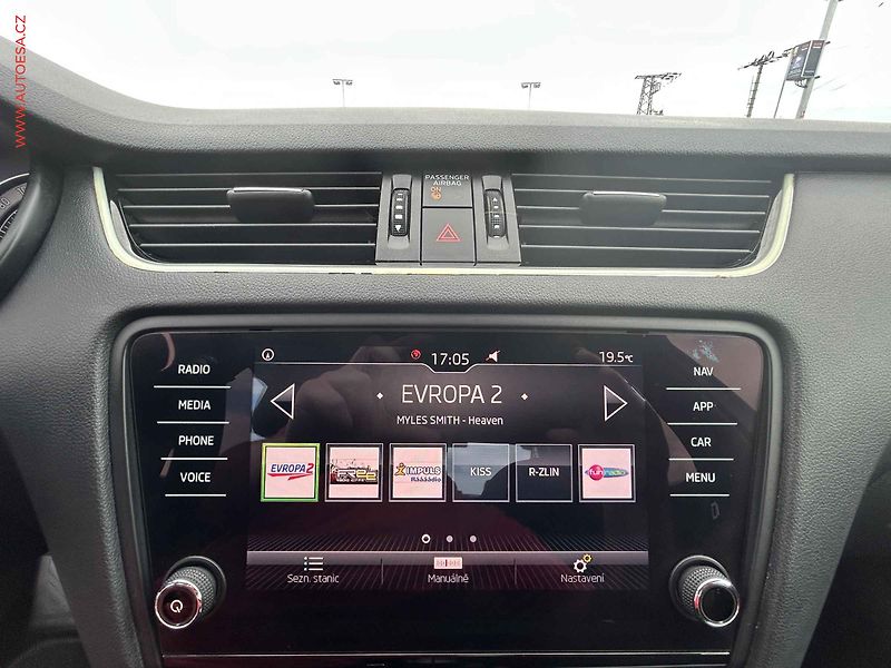Škoda Octavia (2018) 1.8 TSi, 1.maj,ČR, Elegance - fotka 15 z 19