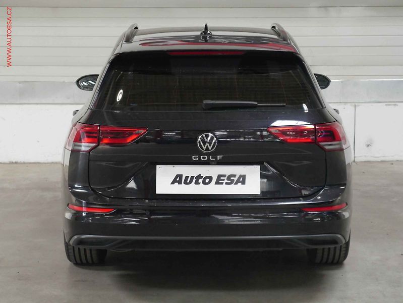 Volkswagen Golf (2020) 2.0 TDi, ČR, Life - fotka 5 z 23