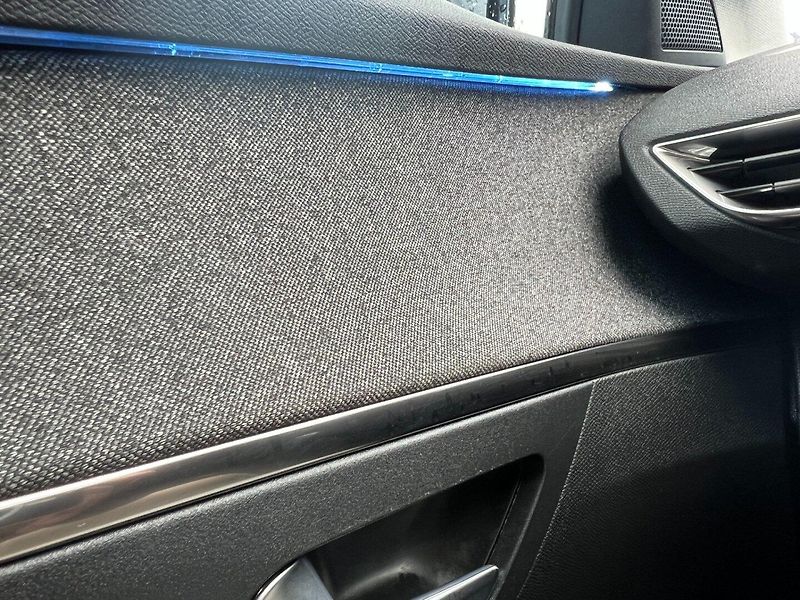 Peugeot 3008 (2021) 1.2PT 96kW! ALLURE! Tažné! ČR! - fotka 21 z 41