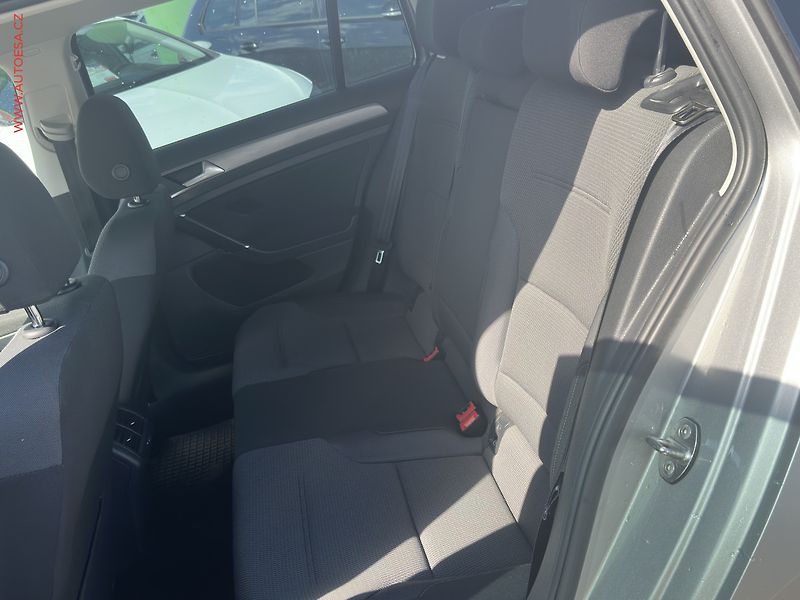 Volkswagen Golf (2015) 1.2 TSi, ČR, AC, TZ, park - fotka 10 z 19