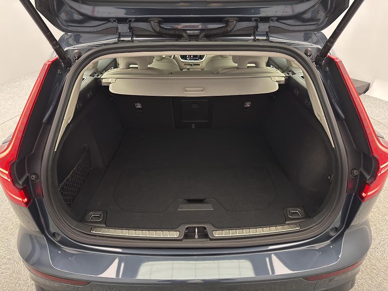 Volvo V60 B4 DARK PLUS CZ 1.maj - fotka 5 z 47