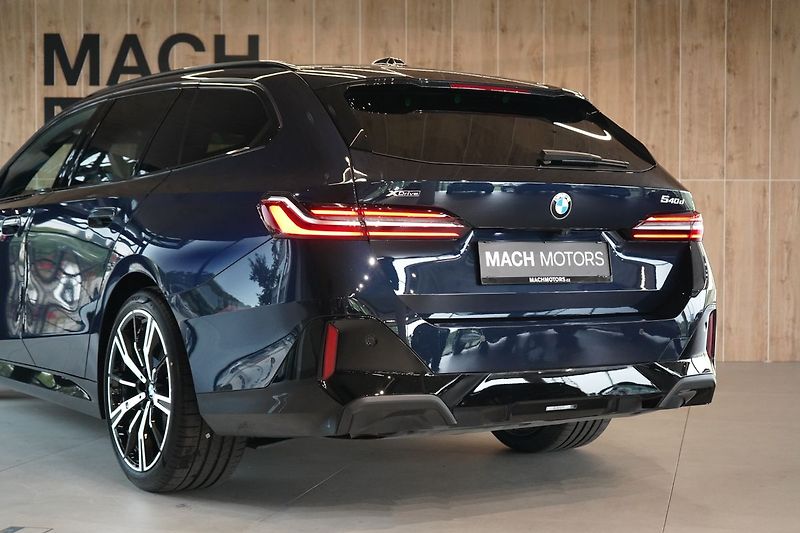 BMW Řada 5 540d xDrive Touring, Nezávislé - fotka 12 z 44