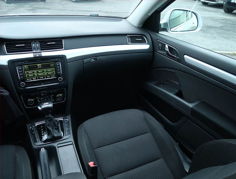 Škoda Superb (2012) Elegance 2.0 TSI, Automat - fotka 8 z 22
