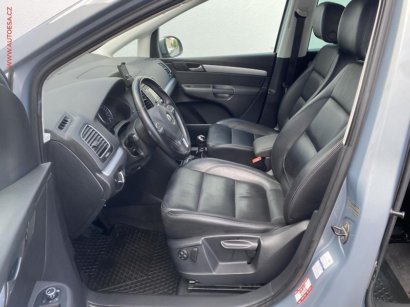 Volkswagen Sharan (2013) 2.0 TDi 7míst, Highline - fotka 9 z 19