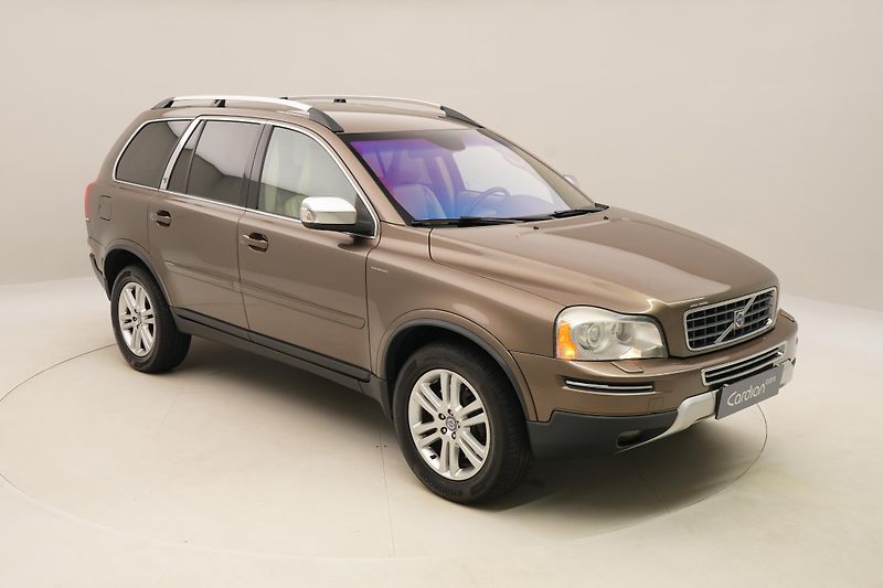 Volvo XC90 D5 AWD EXECUTIVE AUT CZ - fotka 17 z 37