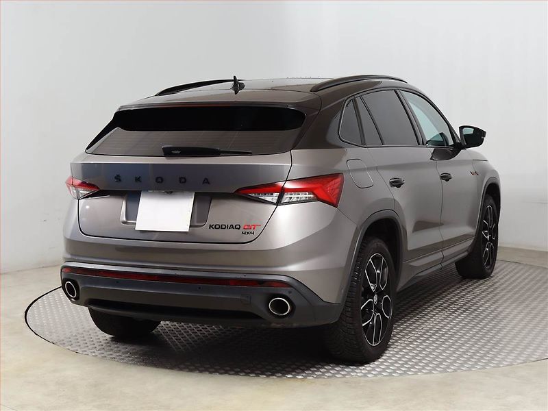 Škoda Kodiaq (2022) GT 2.0 TSI 4x4 - fotka 5 z 23
