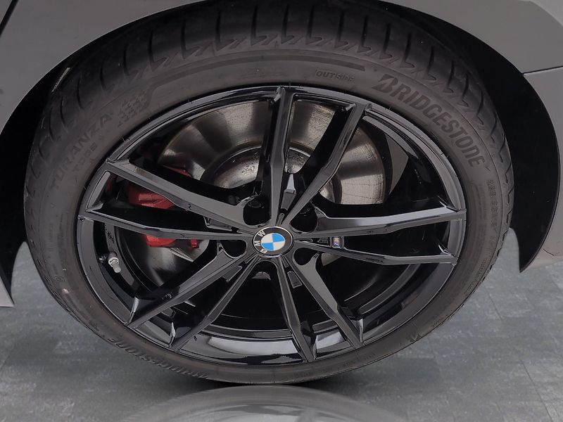 BMW Řada 3 330i xDrive M-Sport Pro Kamera - fotka 6 z 13