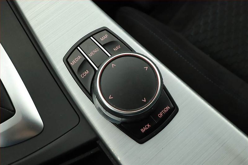 BMW Řada 4 (2017) 420d xDrive - fotka 14 z 20