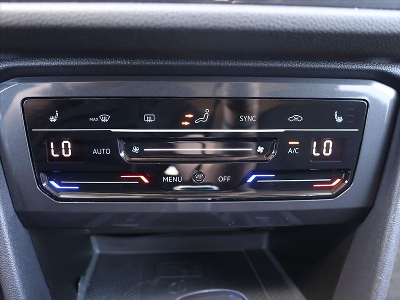 Volkswagen Tiguan Allspace 2,0 TSI 140kW 4motion DPH TZ - fotka 17 z 26