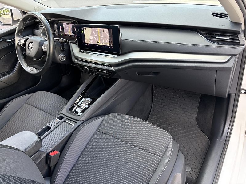 Škoda Octavia (2023) 110kW DSG/ACC/NAVI/SERVIS - fotka 13 z 24