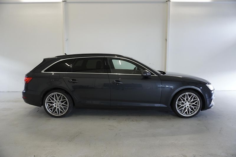 Audi A4 (2016) 2.0 TDI 140kW QUATTRO S TRONIC - fotka 4 z 37
