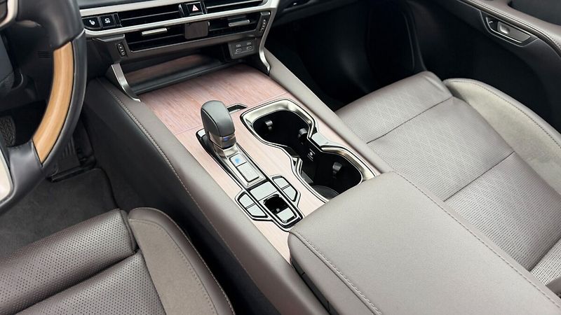 Lexus RX 450h plus 450H+ 2,5 PHEV LUXURY PANORAMI - fotka 10 z 31
