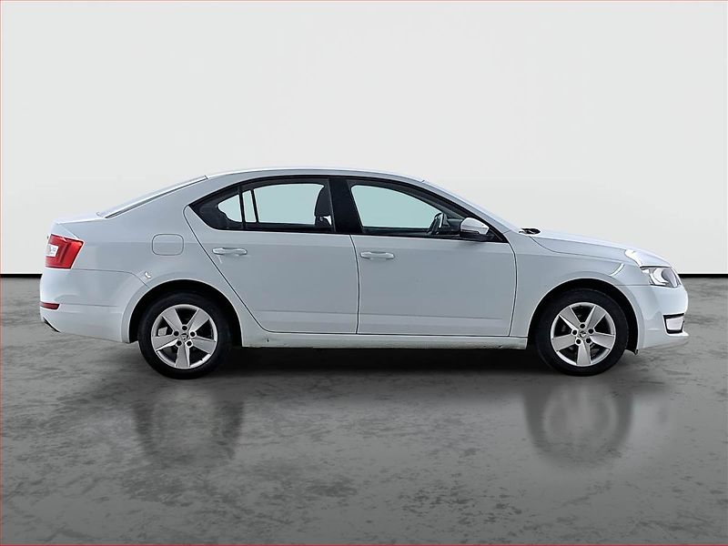Škoda Octavia (2015) 1.2 TSI, Tempomat - fotka 6 z 16