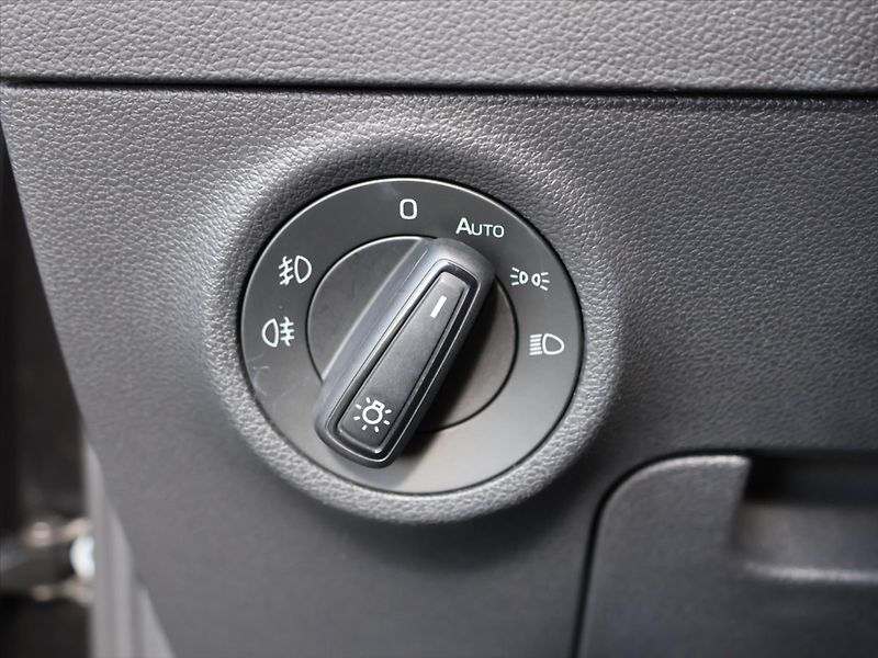 Škoda Karoq 1,0 TSI Soleil LED 1.Majitel - fotka 14 z 27