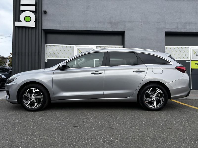 Hyundai i30 (2023) Kombi Smart 1.0 T-GDI - fotka 3 z 13