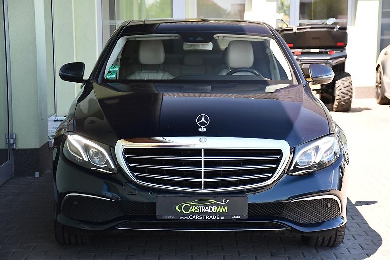 Mercedes-Benz Třídy E 350d - fotka 10 z 42