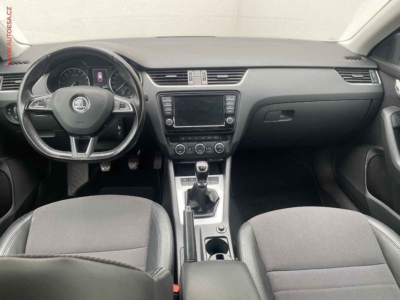 Škoda Octavia (2017) 2.0 TDi, Style, navi - fotka 8 z 17