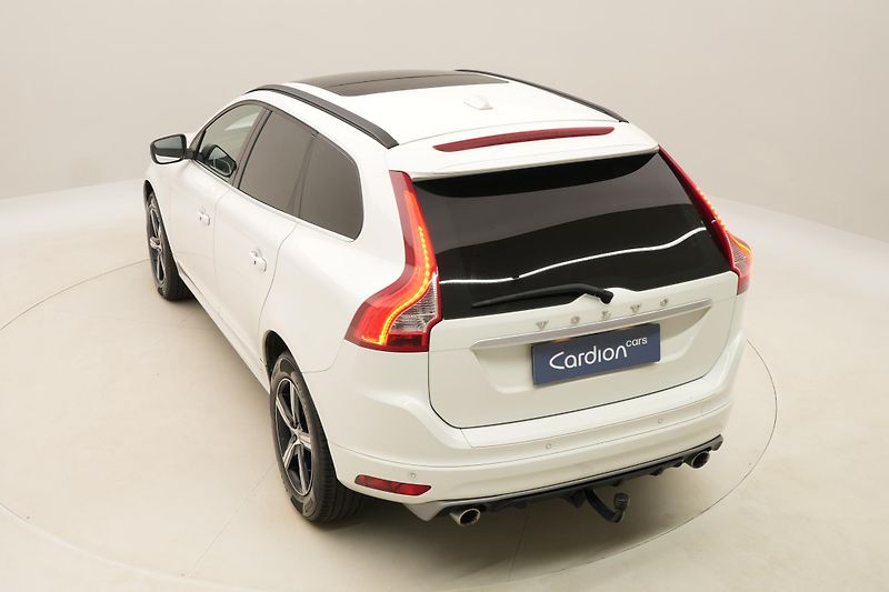 Volvo XC60 D4 AWD MOMENTUM AUT  - fotka 17 z 48