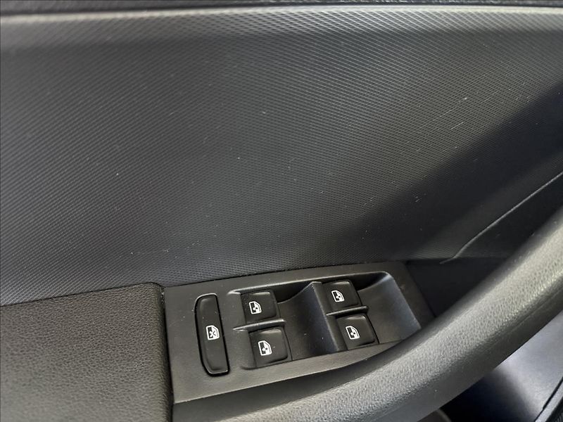 Škoda Rapid 1,2   TSI,SERVISKA,2.MAJ,TAŽNÉ - fotka 9 z 21