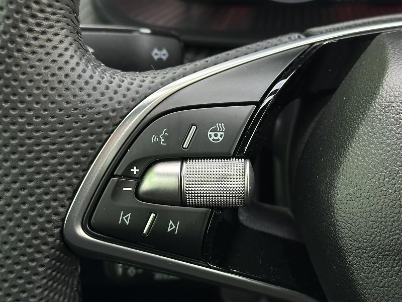 Škoda Kamiq 1.0TSi Monte Carlo 116PS Matri - fotka 19 z 43
