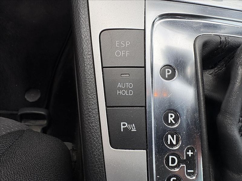 Volkswagen Passat 1,4 TSi 90kW DSG,Výhřev,Tažné - fotka 11 z 28