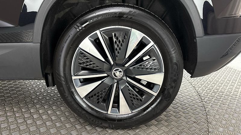 Škoda Karoq 2.0 TDI DSG 4x4 Style - fotka 19 z 29