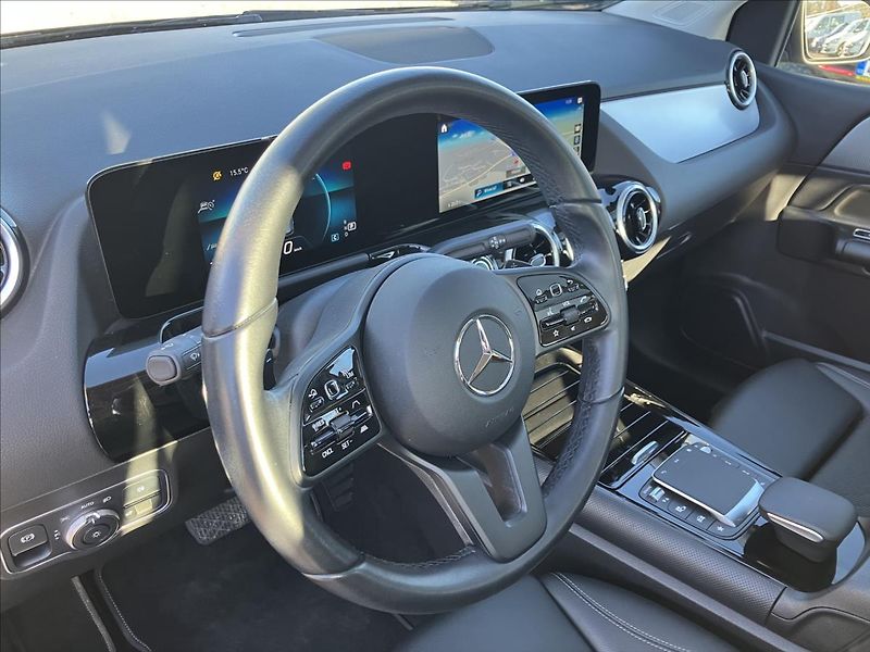 Mercedes-Benz Třídy B 1,3 Distronic Pano CarPlay - fotka 9 z 23