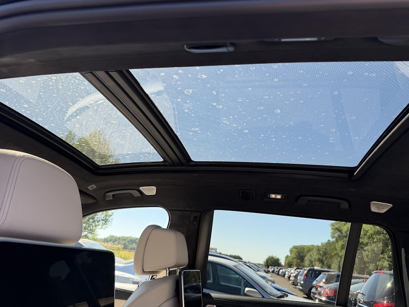 BMW X7 M50d INDIVIDUAL 7 MIST  - fotka 15 z 29
