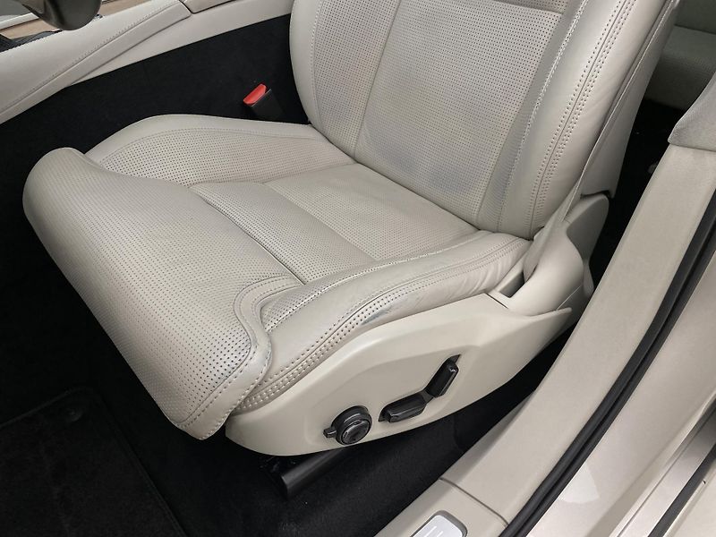 Volvo XC90 D5 AWD INSCRIPTION REZERVACE - fotka 24 z 56