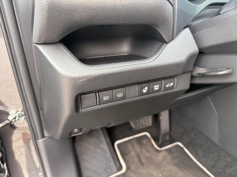 Toyota RAV4 2.5 HSD e-CVT AWD Selection - fotka 13 z 29
