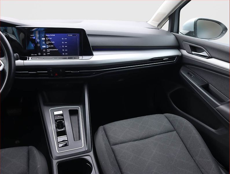 Volkswagen Golf (2022) 2.0 TDI, Automat, Navi - fotka 8 z 23