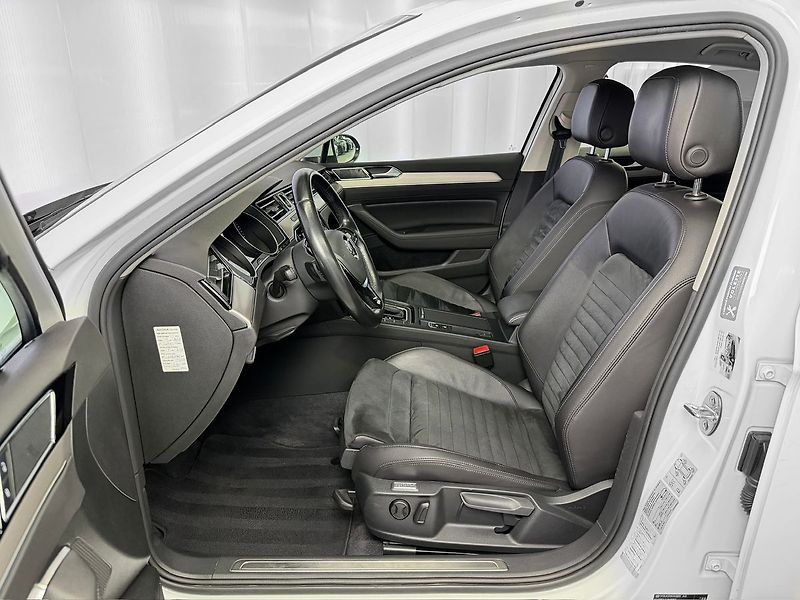 Volkswagen Passat 2.0TSI 200KW DSG 4MOTION R-LIN - fotka 9 z 28