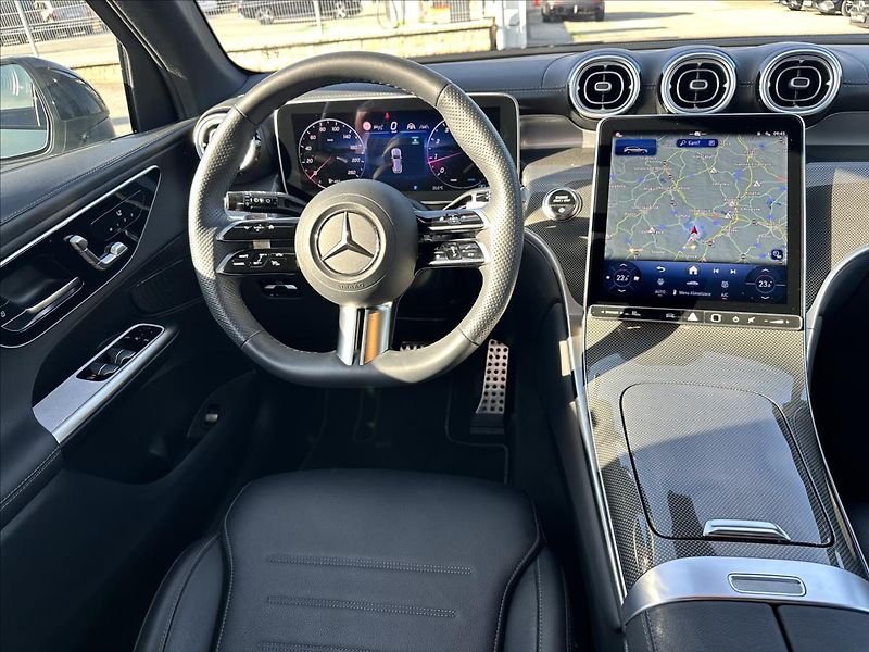 Mercedes-Benz GLC 300 4MATIC AMG linie - fotka 13 z 13