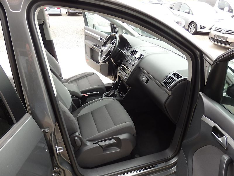 Volkswagen Touran 1.4 TSI 103 kW LIFE XENONY - fotka 10 z 15