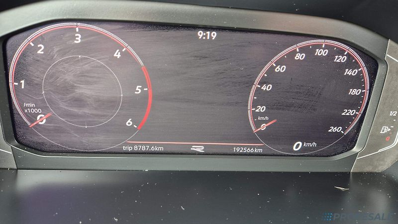 Volkswagen Tiguan R-LINE 4MOTION 2.0 TDI - fotka 19 z 19