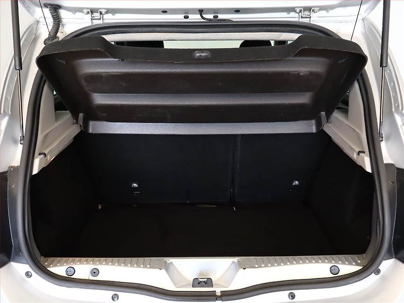 Dacia Sandero (2015) 1.2 16V, Park. senzory - fotka 10 z 10