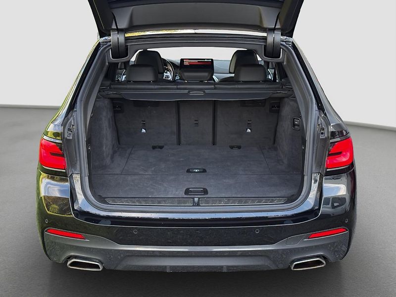 BMW Řada 5 530d xDrive Touring - fotka 21 z 22