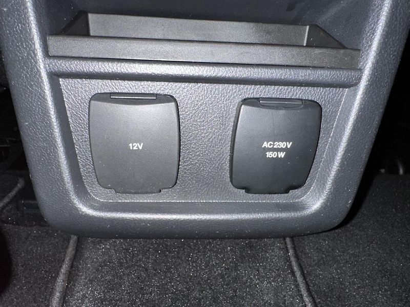 Ford Galaxy Titanium 2.5i HEV 190k aut. - fotka 13 z 30