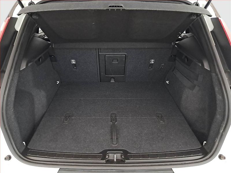 Volvo XC40 (2019) D3 AWD, 4X4, Automat, Kůže - fotka 14 z 23