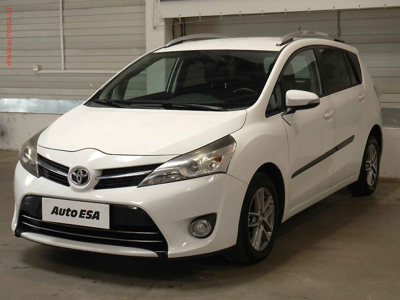 Toyota Verso (2016) 1.6 D-4D, ČR, servis.kniha - fotka 3 z 20