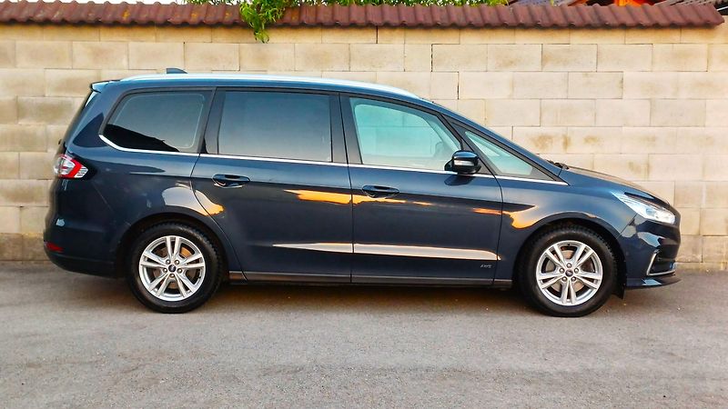 Ford Galaxy 2.0 140kW EcoBlue AWD TITANIUM - fotka 4 z 50